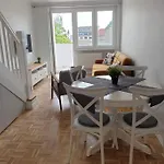 Duplex 250 M From Market Square