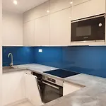 Duplex 250 M From Market Square
