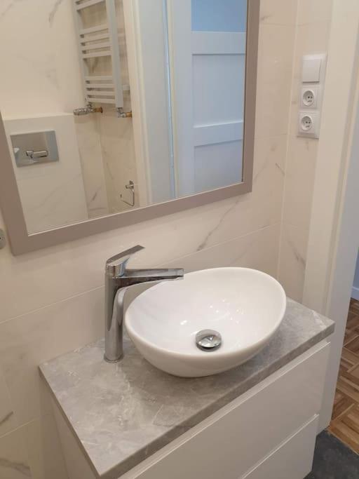 Duplex 250 M From Market Square