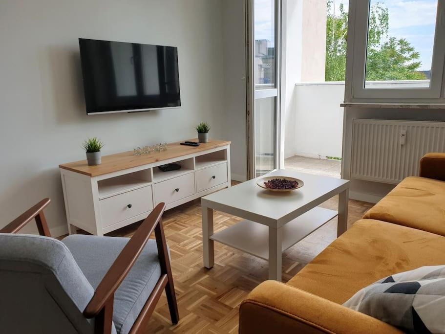 Duplex 250 M From Market Square