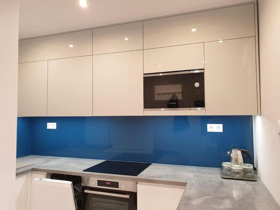Duplex 250 M From Market Square Apartment